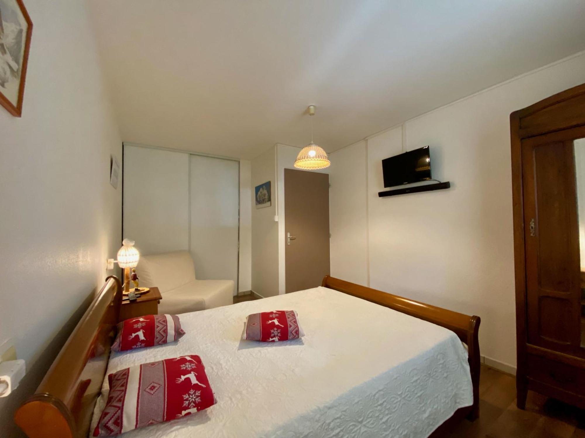 Charmant Logement De Plein Pied Avec Piscine 2* Loudenvielle Kültér fotó